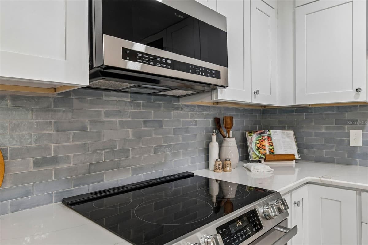403 DRIFTWOOD DRIVE — photo 9 of 37