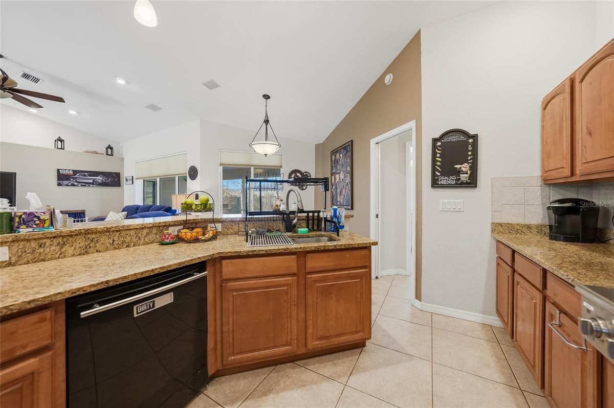 3047 DAFFODIL TERRACE — photo 11 of 36