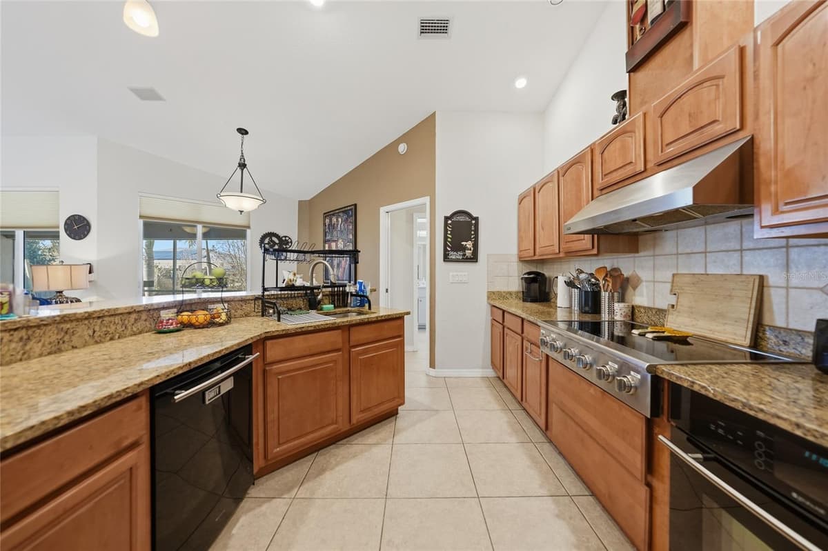 3047 DAFFODIL TERRACE — photo 10 of 36