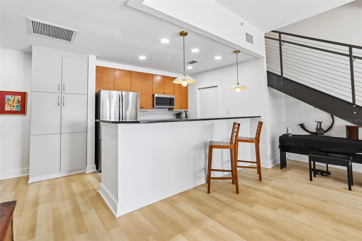 1010 CENTRAL AVENUE — photo 8 of 52