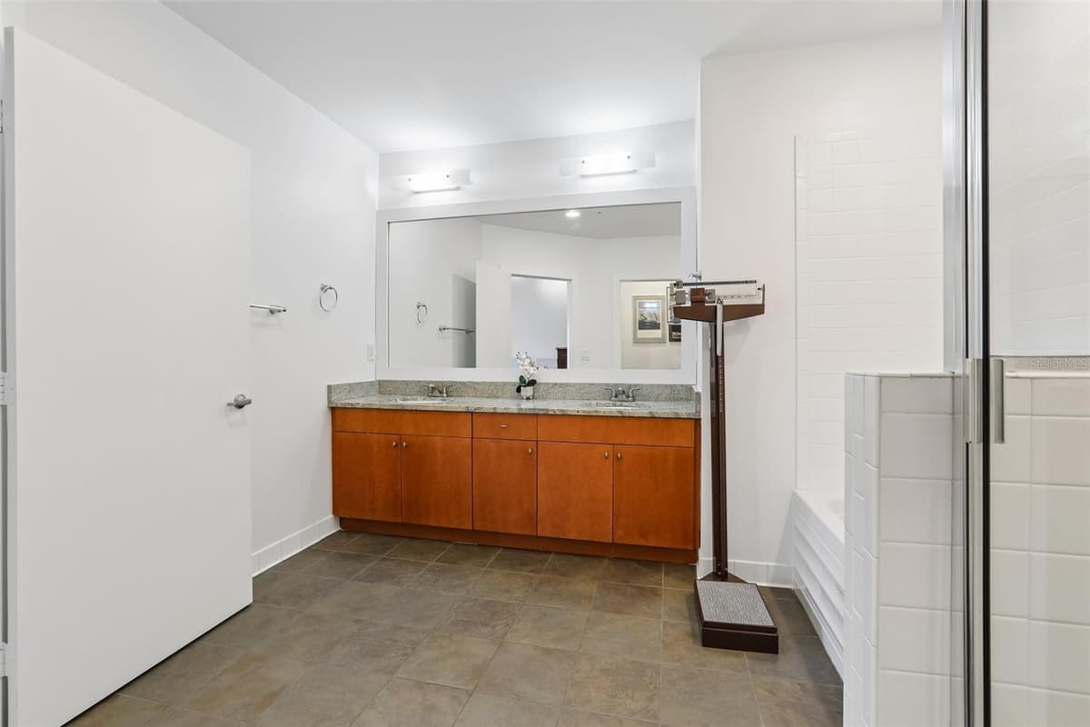 1010 CENTRAL AVENUE — photo 21 of 52