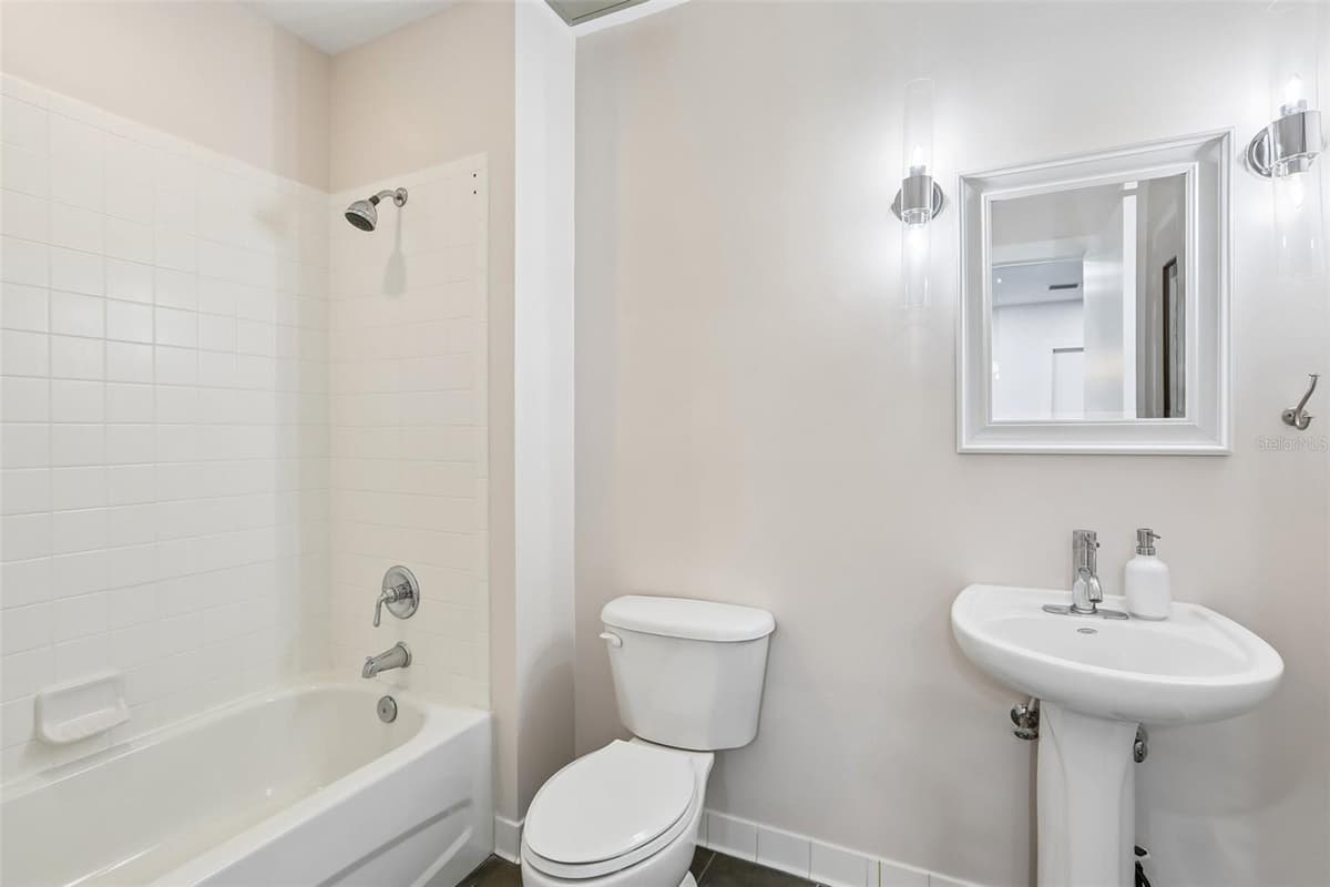 1010 CENTRAL AVENUE — photo 13 of 52