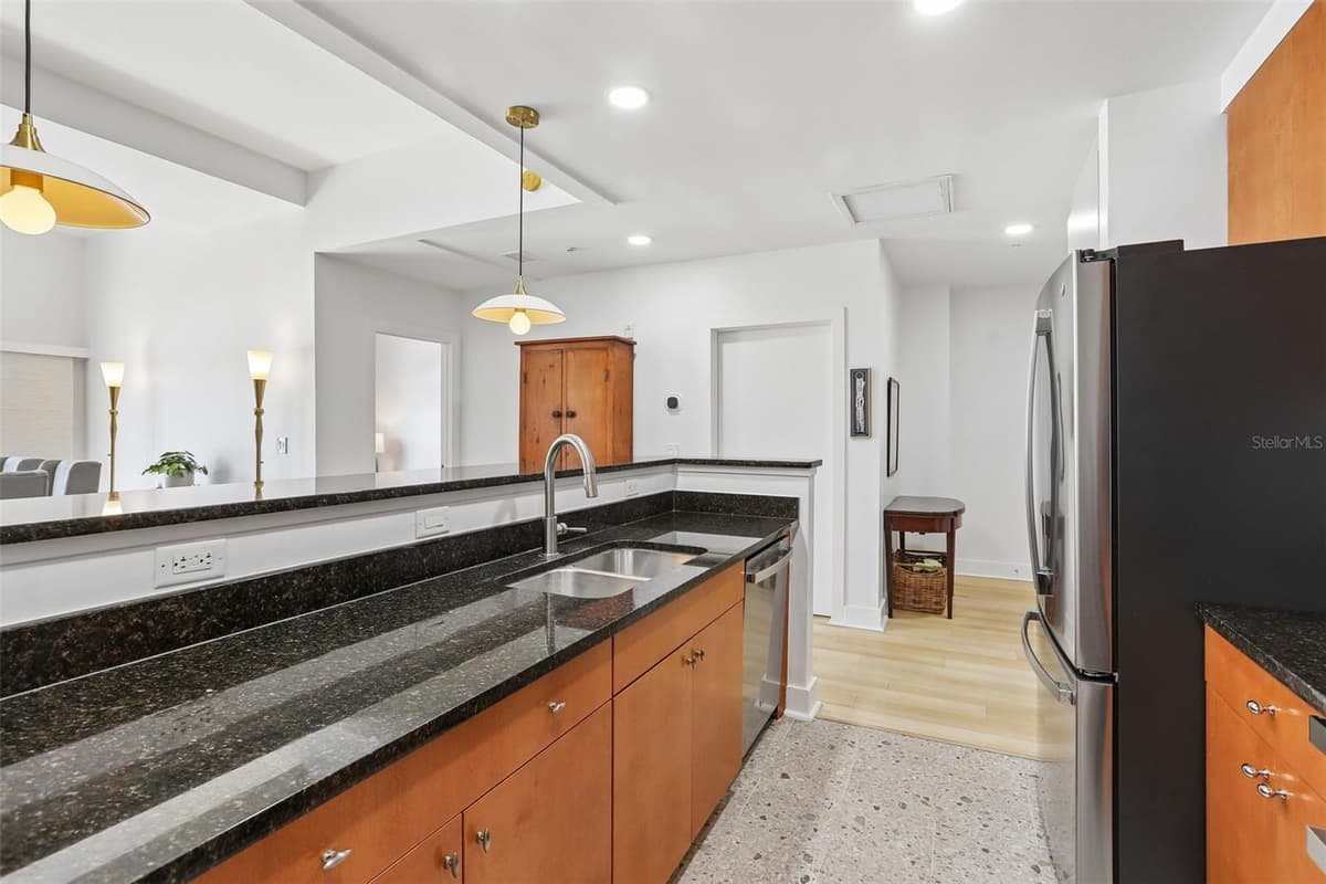 1010 CENTRAL AVENUE — photo 7 of 52