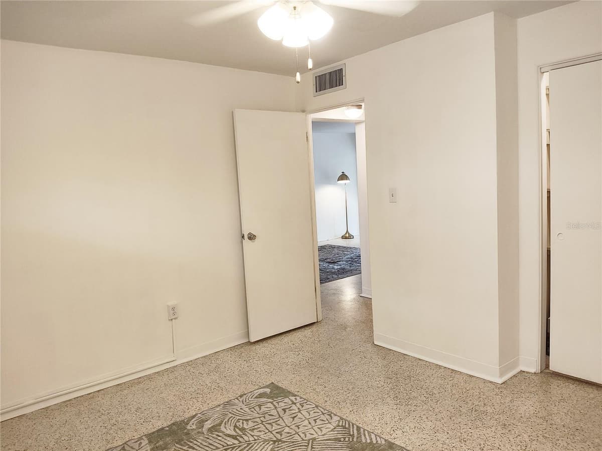 2155 WOOD STREET — photo 11 of 32