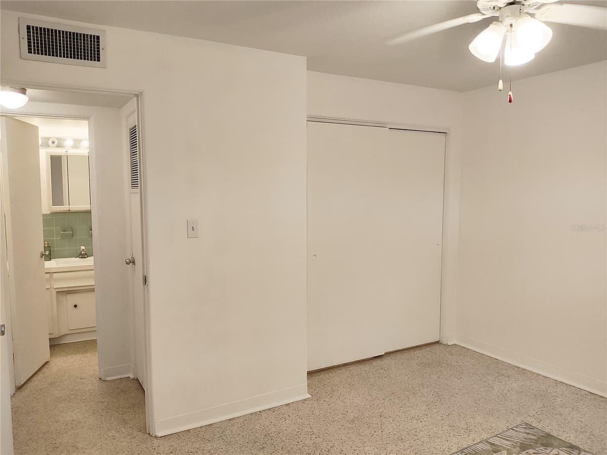 2155 WOOD STREET — photo 12 of 32