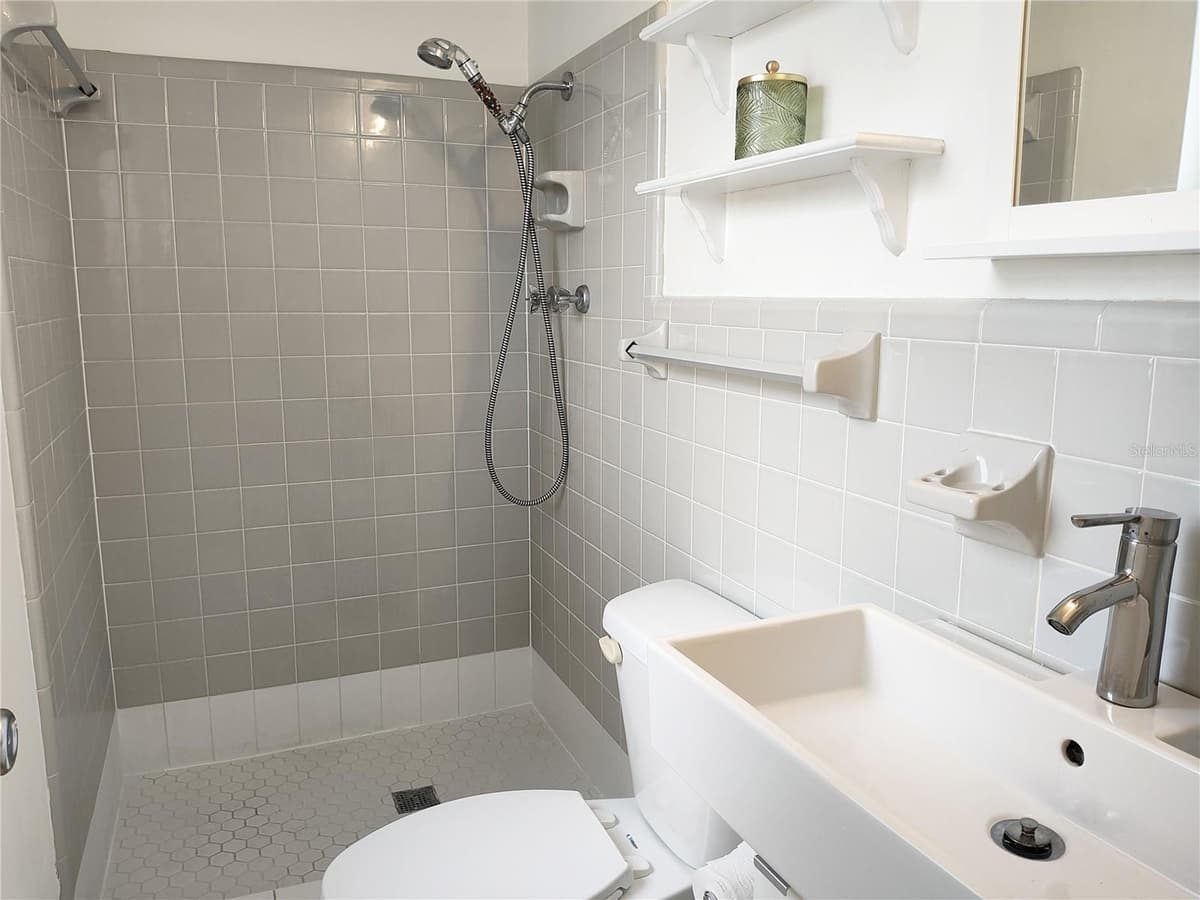2155 WOOD STREET — photo 18 of 32