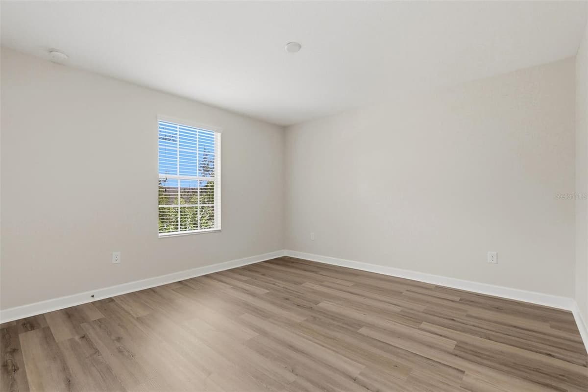 15621 SIGNATURE DRIVE — photo 28 of 35