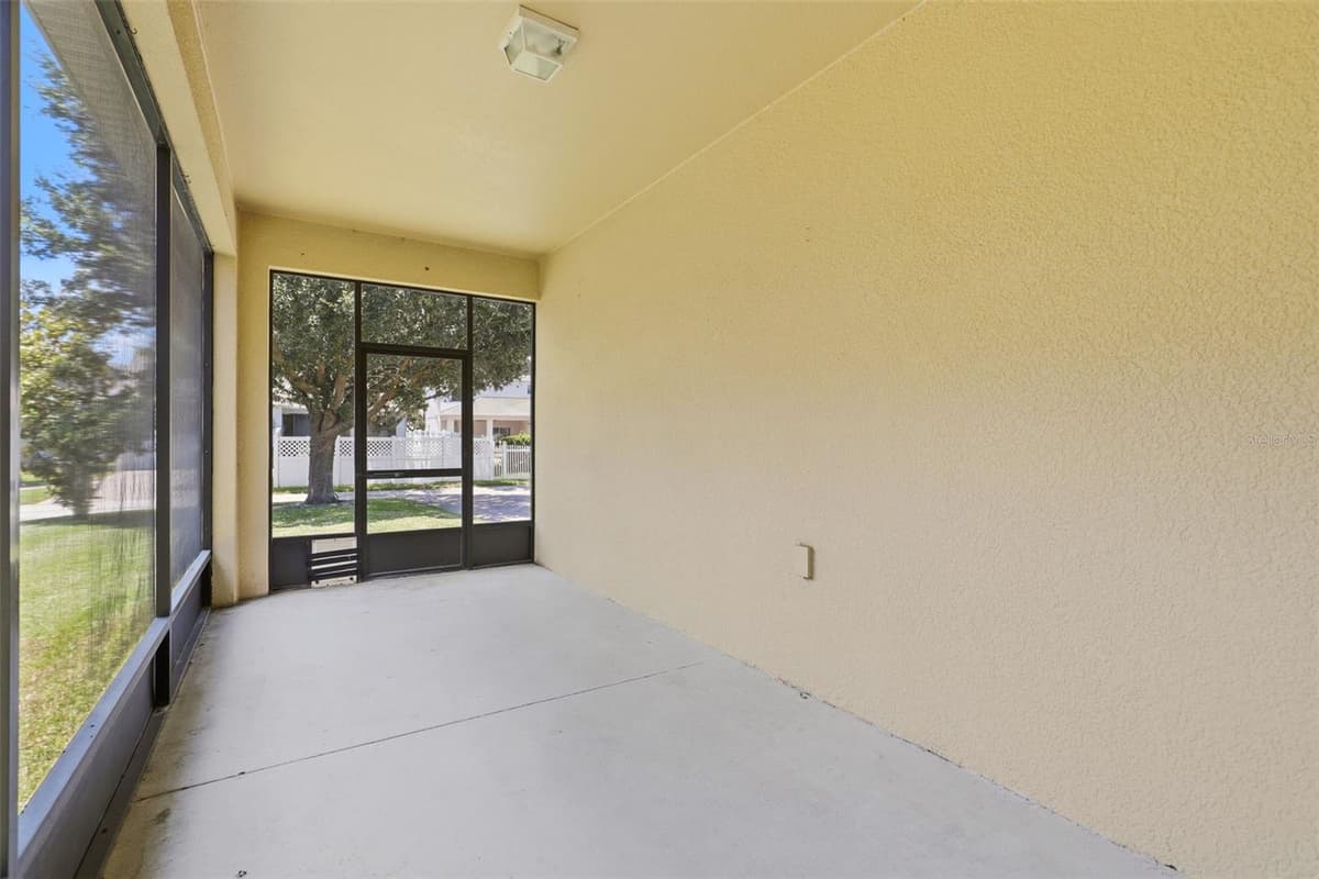 15621 SIGNATURE DRIVE — photo 31 of 35
