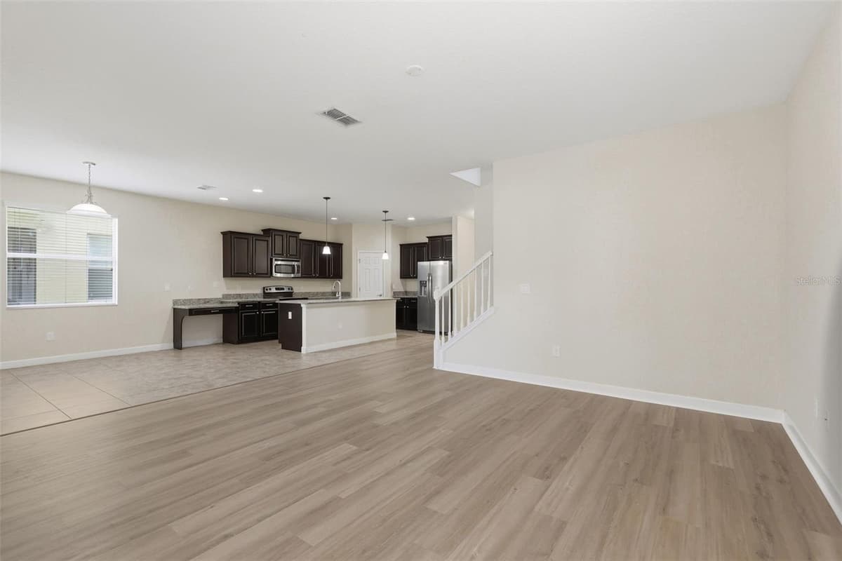 15621 SIGNATURE DRIVE — photo 16 of 35