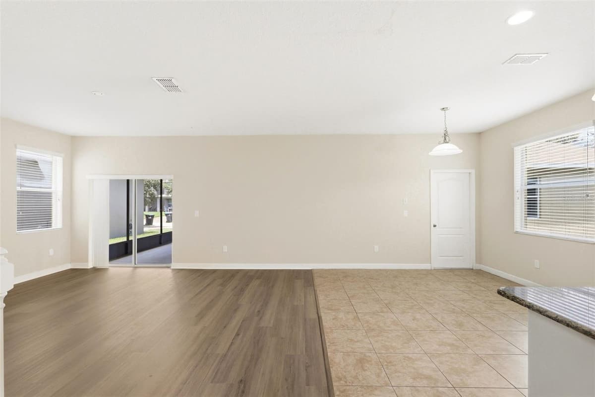 15621 SIGNATURE DRIVE — photo 9 of 35