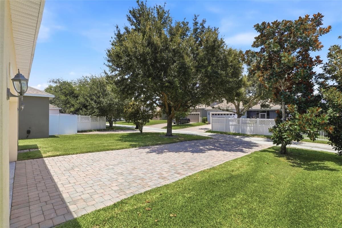 15621 SIGNATURE DRIVE — photo 33 of 35