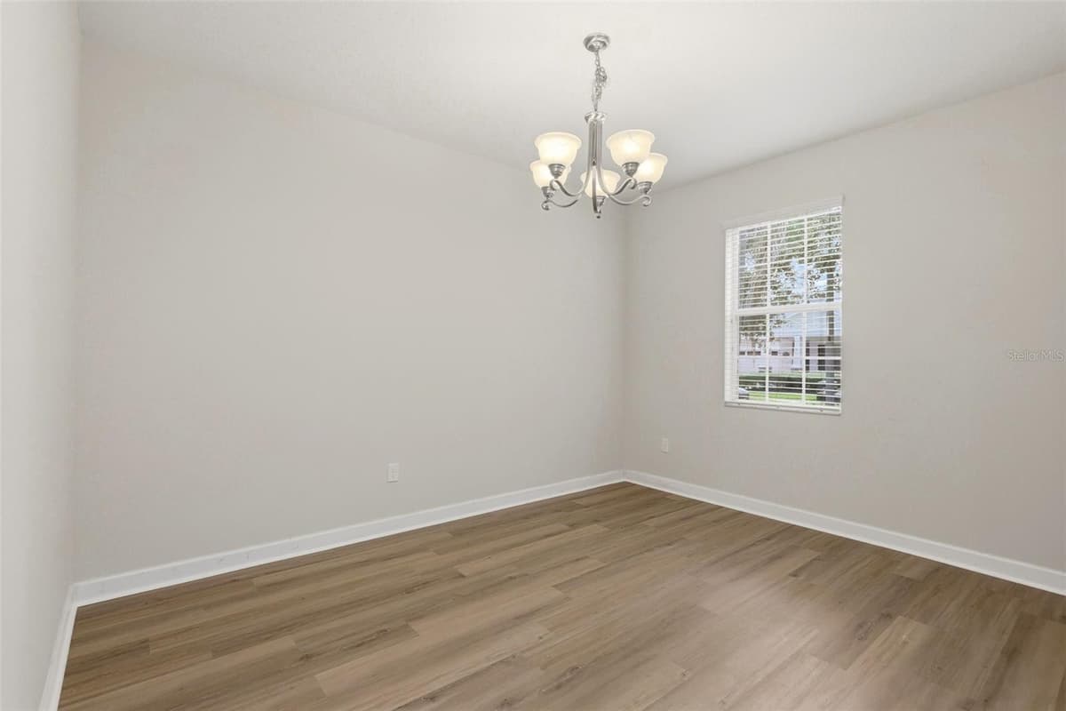 15621 SIGNATURE DRIVE — photo 7 of 35
