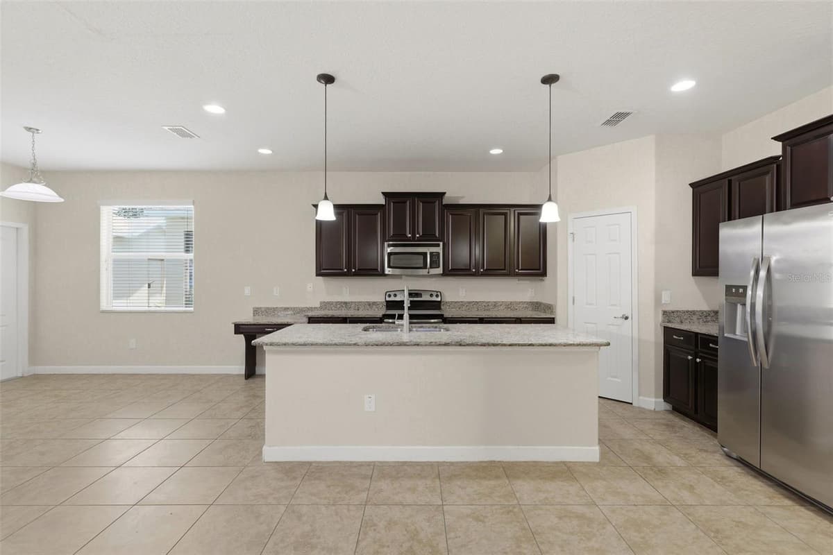 15621 SIGNATURE DRIVE — photo 11 of 35