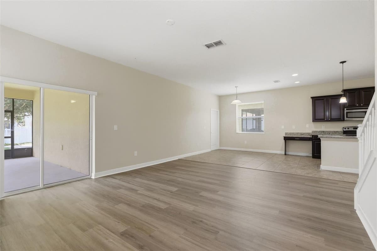 15621 SIGNATURE DRIVE — photo 17 of 35
