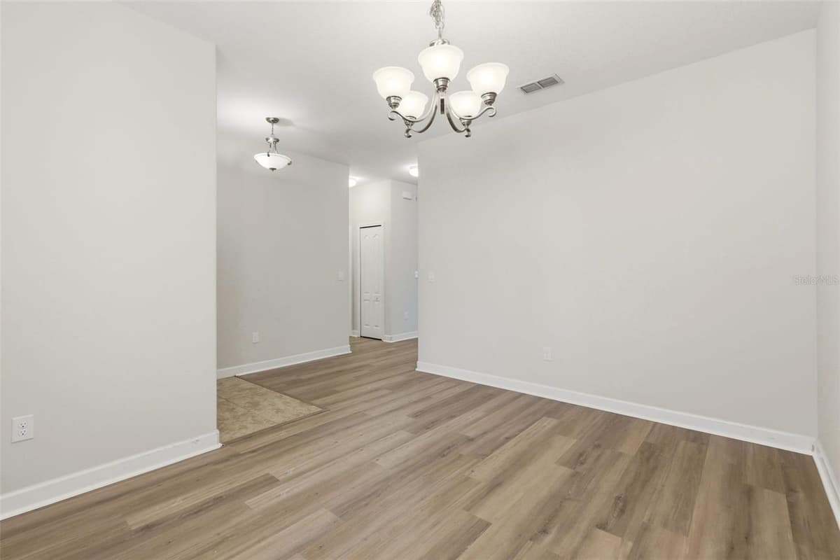 15621 SIGNATURE DRIVE — photo 8 of 35