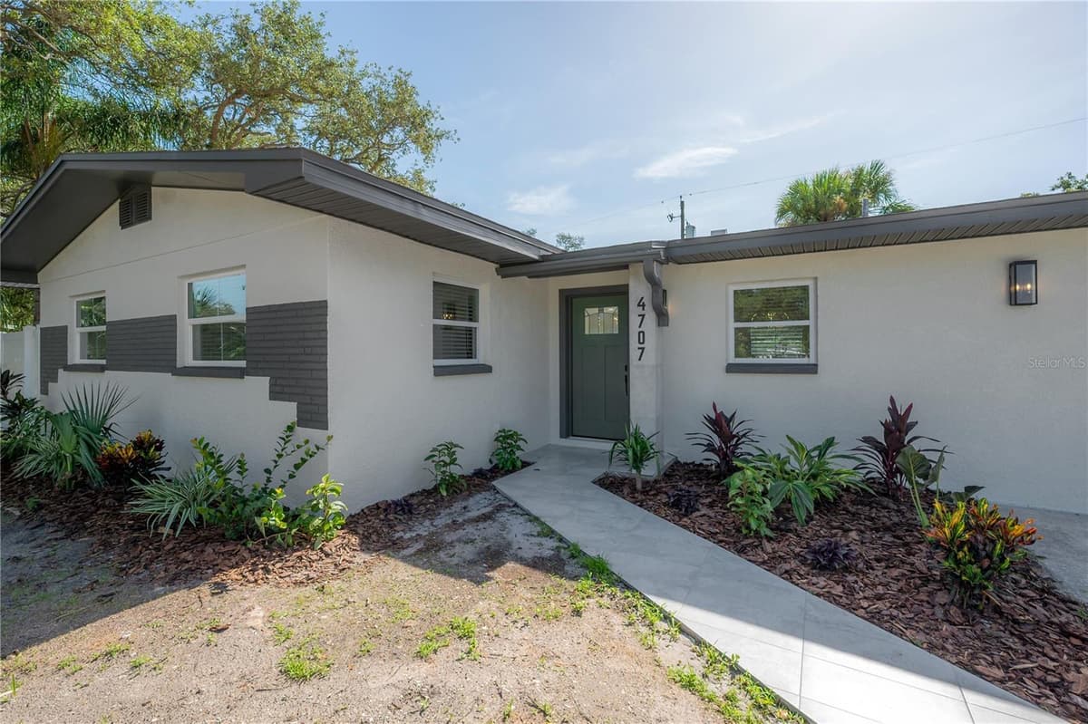 4707 ALLINE AVENUE — photo 4 of 61