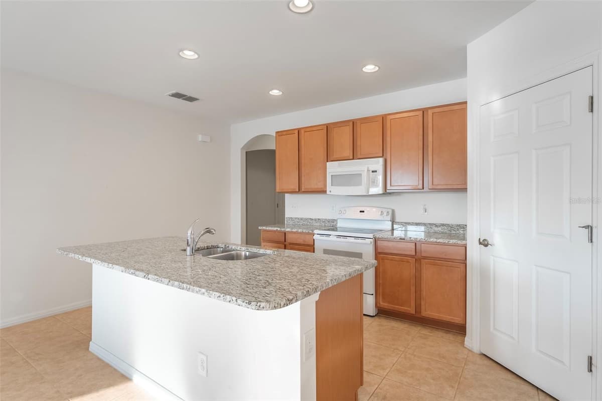 2897 APPLE BLOSSOM DRIVE — photo 8 of 41