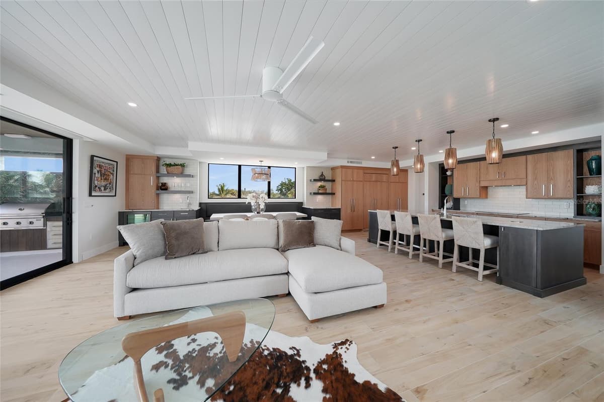 5547 AVENIDA DEL MARE — photo 17 of 48