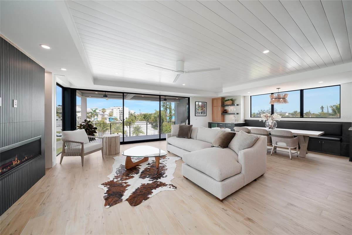 5547 AVENIDA DEL MARE — photo 14 of 48