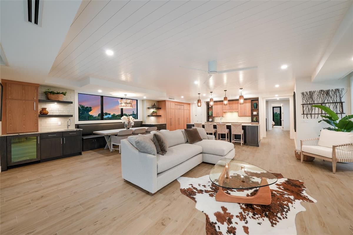 5547 AVENIDA DEL MARE — photo 18 of 48