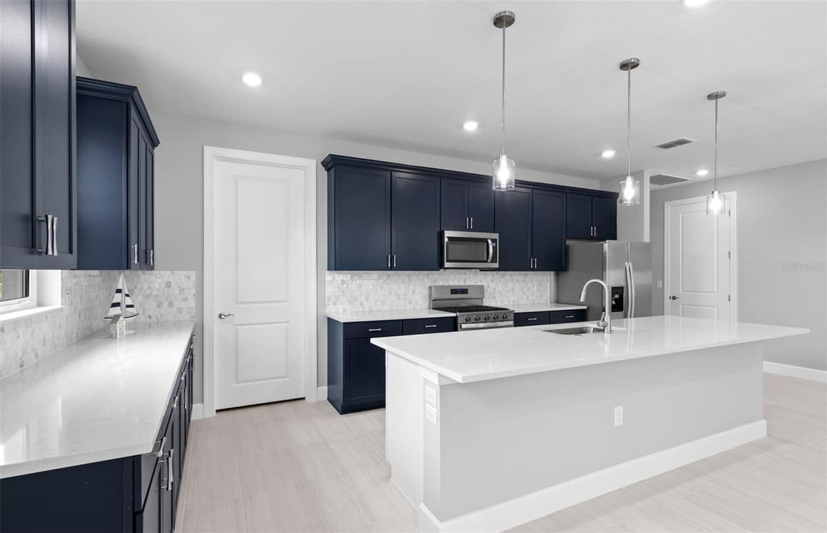 1840 SILVER SHORES BOULEVARD — photo 12 of 35