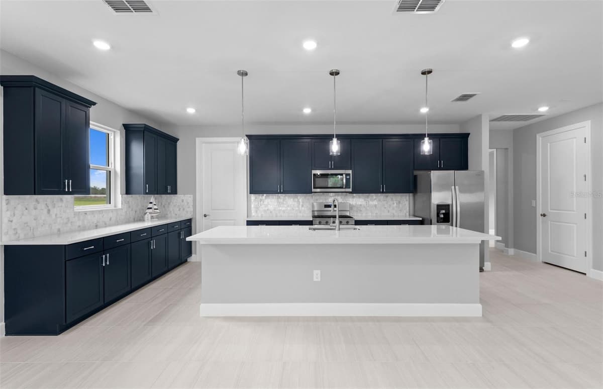 1840 SILVER SHORES BOULEVARD — photo 31 of 35