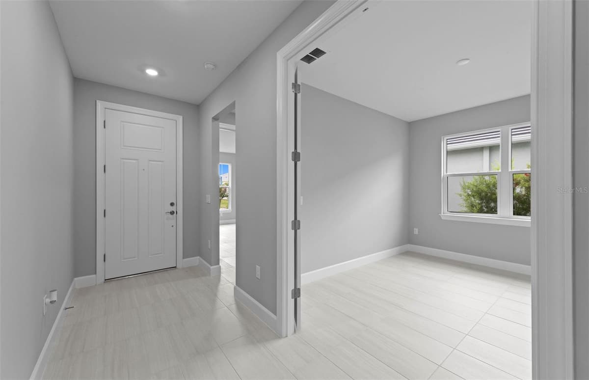 1840 SILVER SHORES BOULEVARD — photo 7 of 35