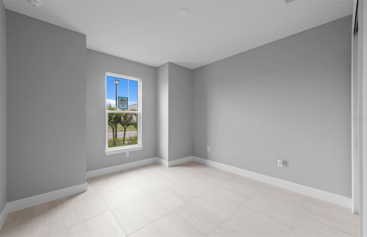 1840 SILVER SHORES BOULEVARD — photo 25 of 35