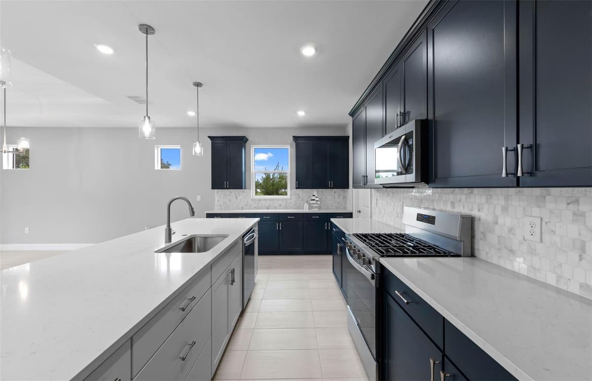 1840 SILVER SHORES BOULEVARD — photo 15 of 35