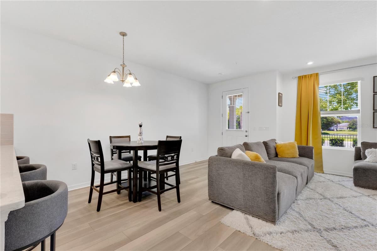 9421 RANDAL PARK BOULEVARD — photo 4 of 25