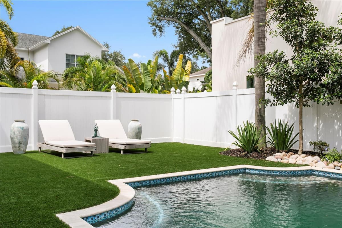 2523 SUNSET DRIVE — photo 4 of 59