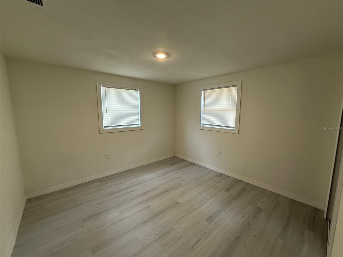 4553 EDITH STREET — photo 10 of 15