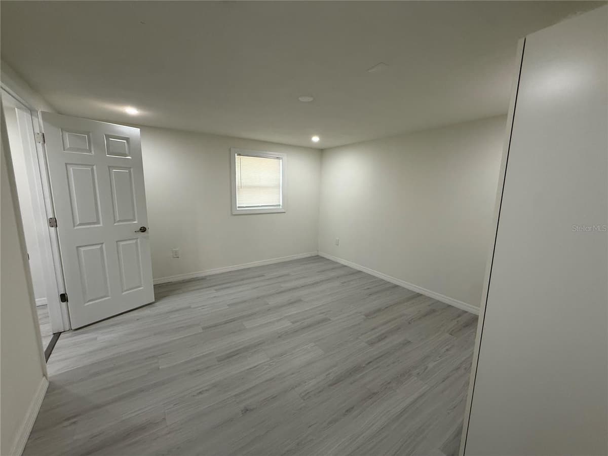 4553 EDITH STREET — photo 6 of 15