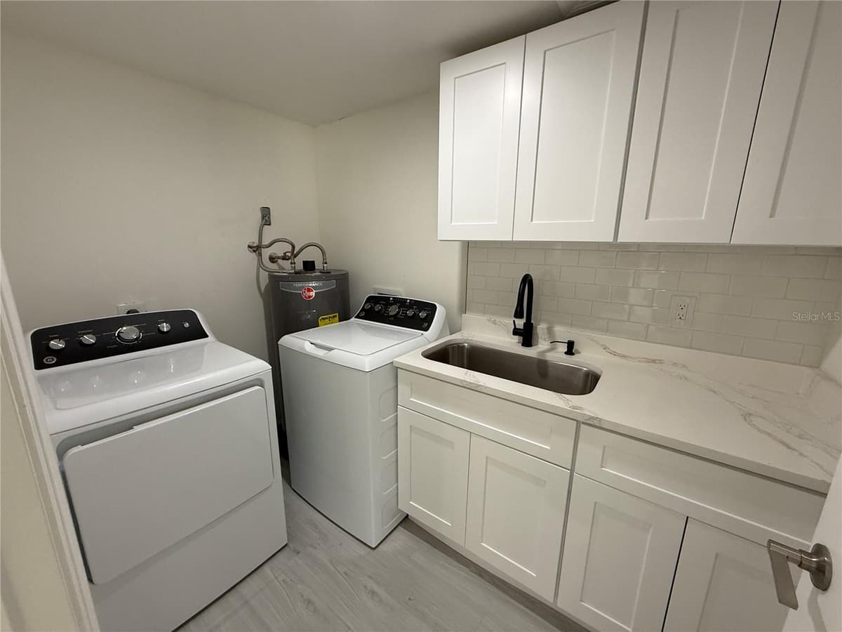 4553 EDITH STREET — photo 13 of 15