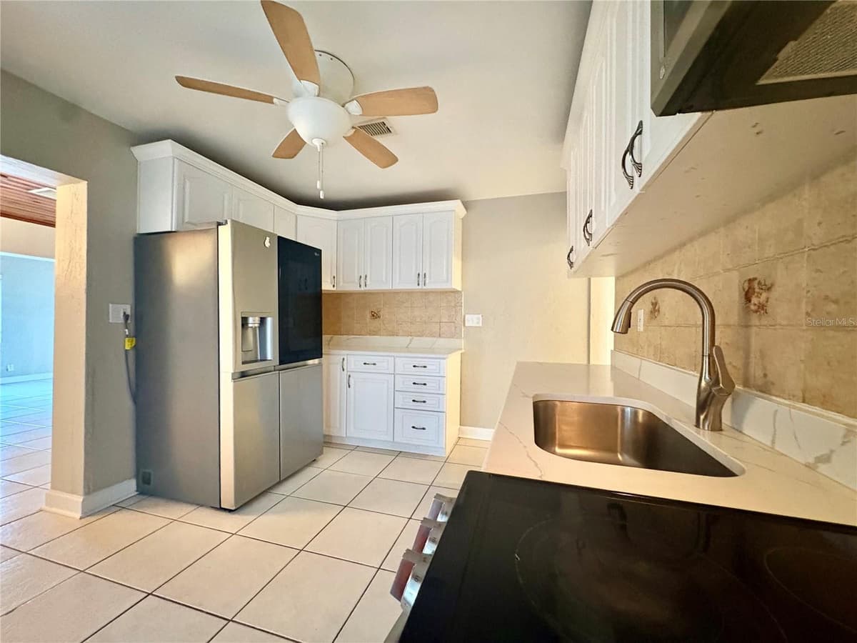 360 72ND AVENUE — photo 8 of 26