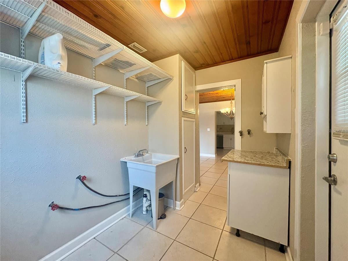 360 72ND AVENUE — photo 25 of 26