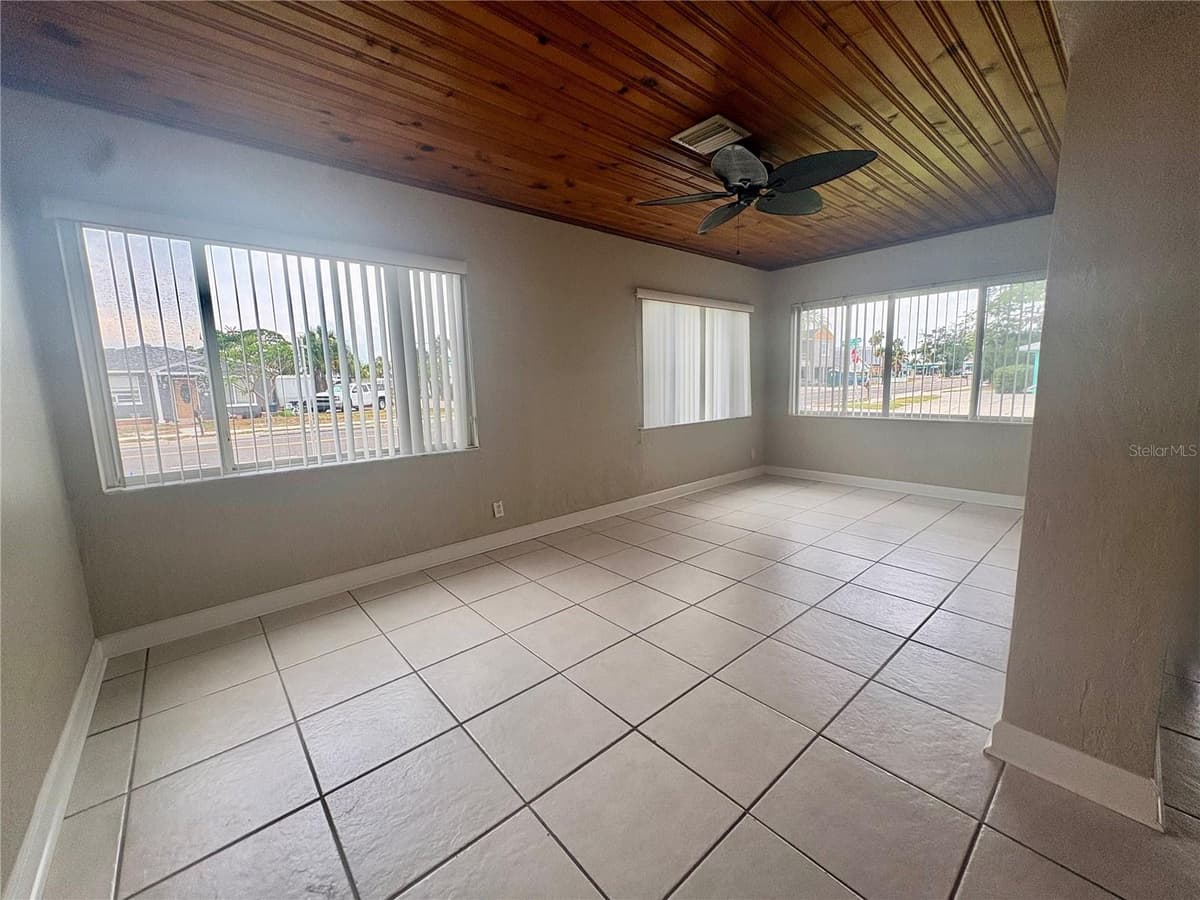 360 72ND AVENUE — photo 7 of 26