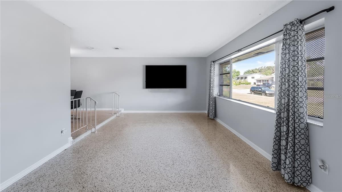 2612 TIMBERLAKE DRIVE — photo 4 of 27