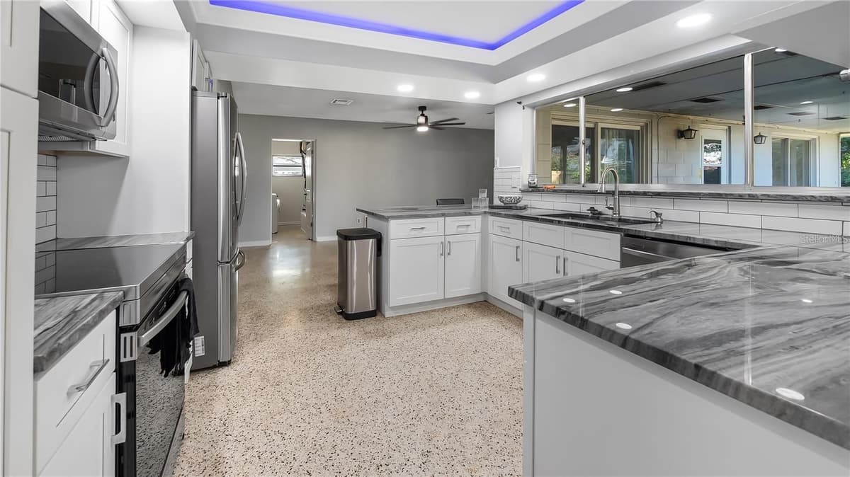 2612 TIMBERLAKE DRIVE — photo 10 of 27