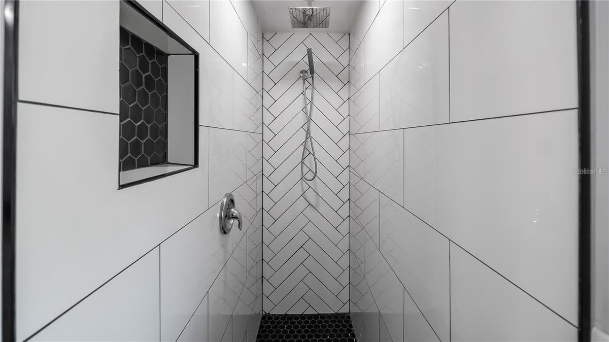 2612 TIMBERLAKE DRIVE — photo 16 of 27