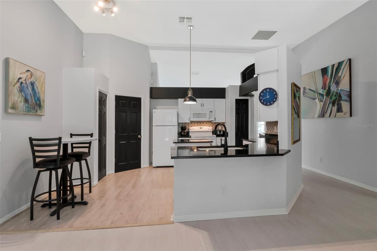 9301 BROOKHURST COURT — photo 14 of 66