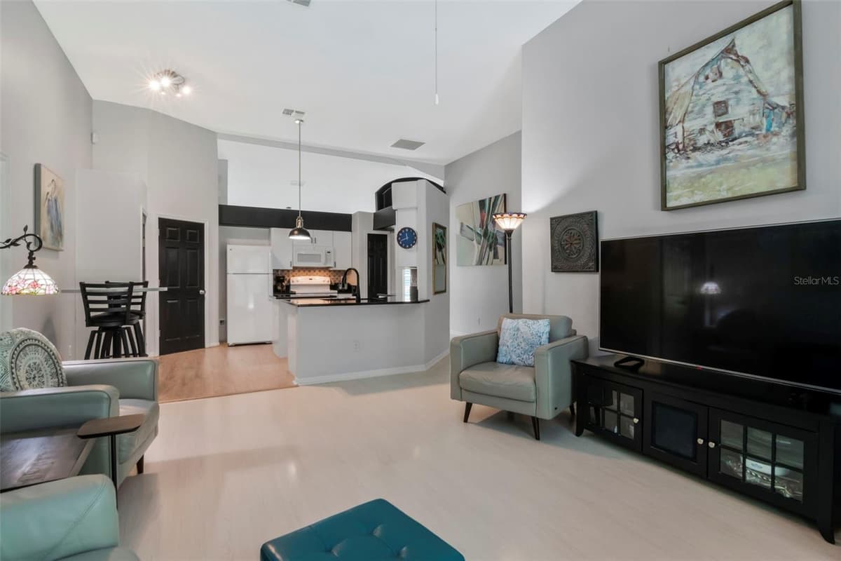 9301 BROOKHURST COURT — photo 12 of 66