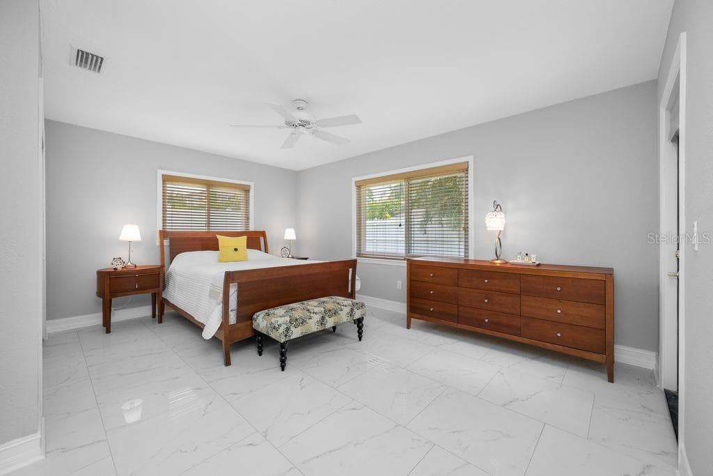 328 BAYVIEW DRIVE — photo 19 of 46