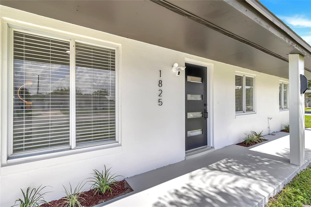 1825 AARON AVENUE — photo 4 of 26