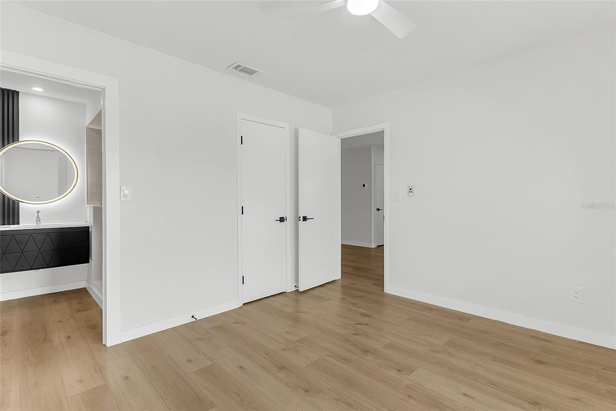 1825 AARON AVENUE — photo 17 of 26