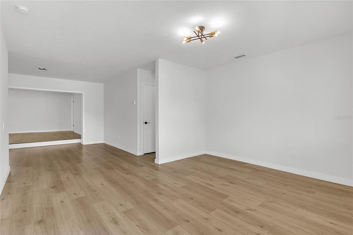 1825 AARON AVENUE — photo 13 of 26