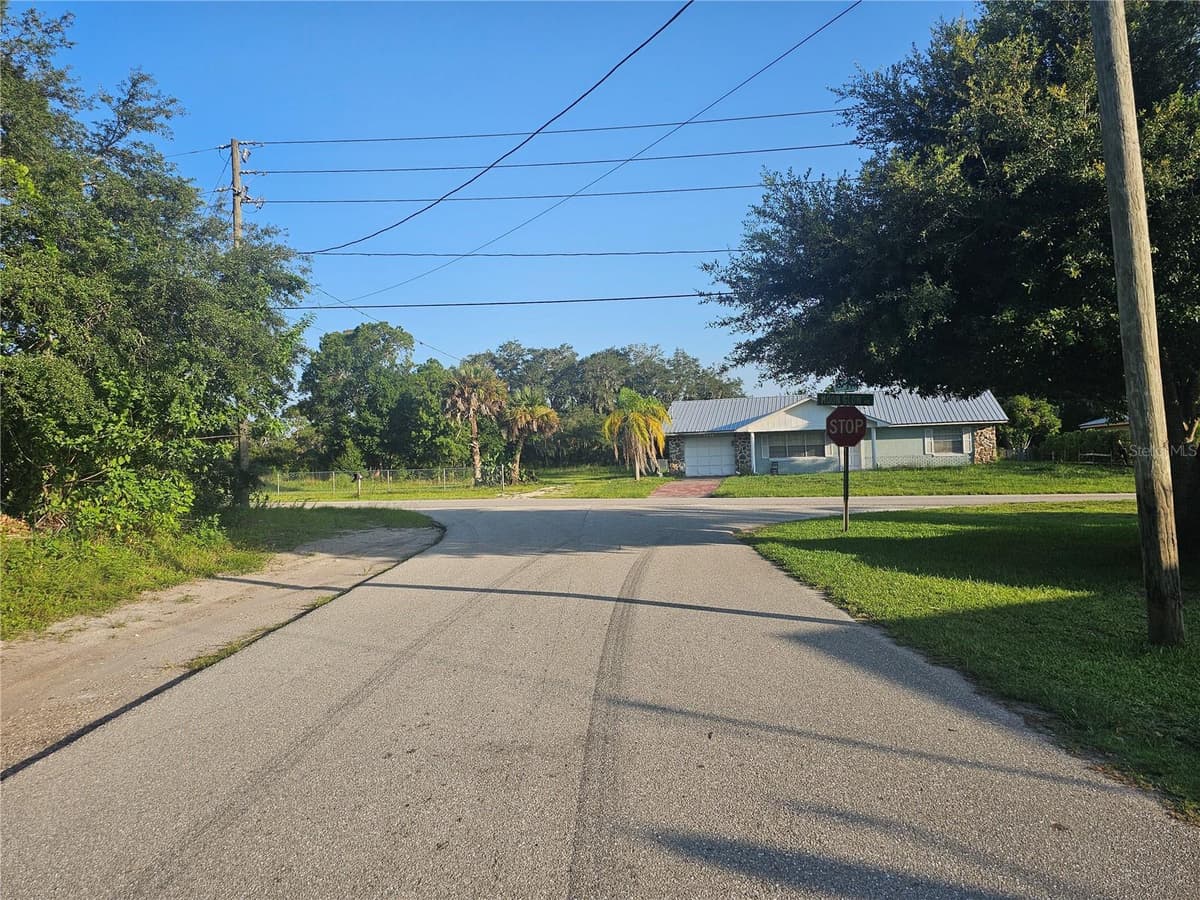 205 SERENADE DRIVE — photo 10 of 11