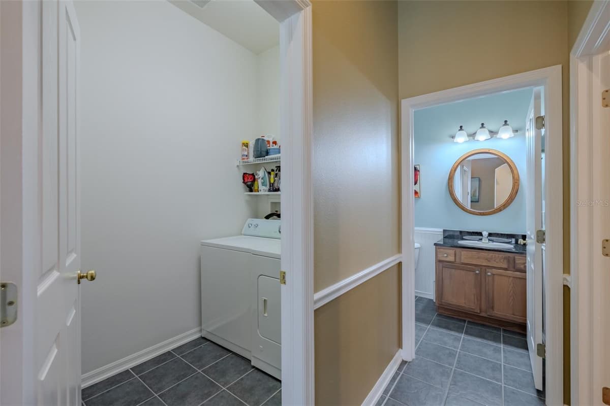 1237 AMBRIDGE DRIVE — photo 13 of 38