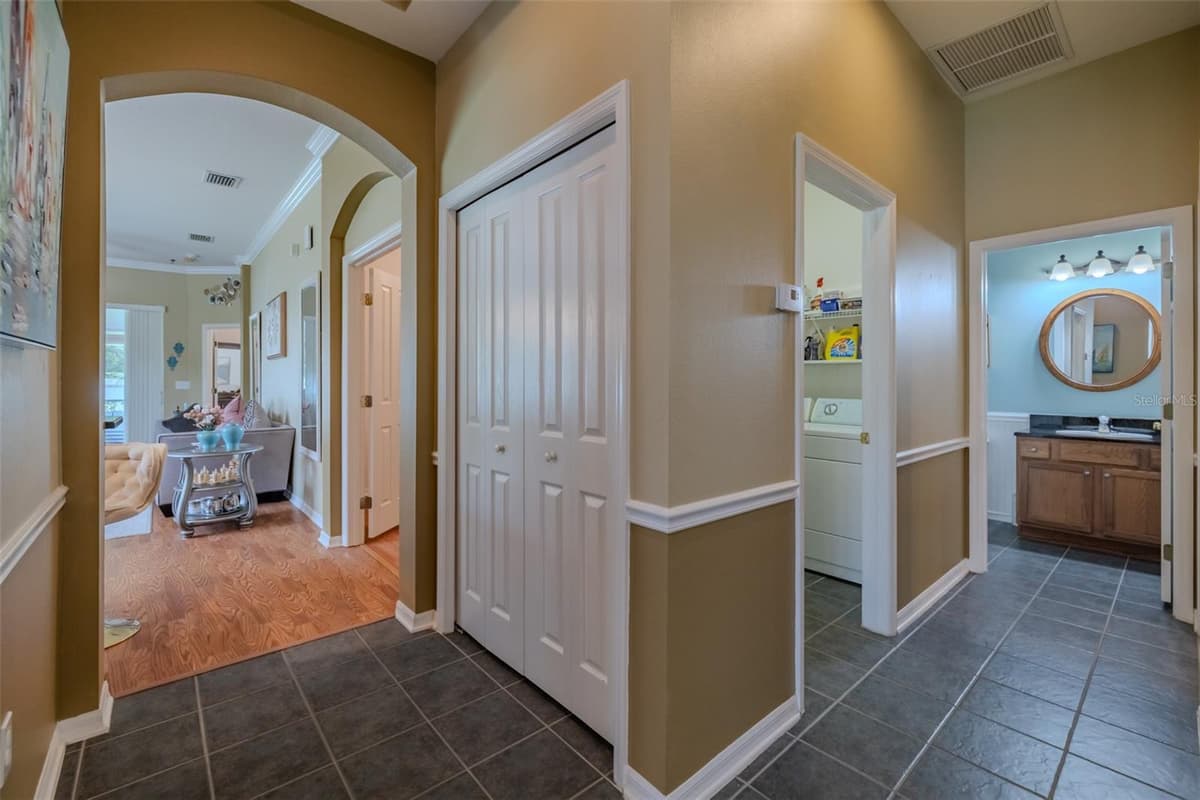 1237 AMBRIDGE DRIVE — photo 15 of 38