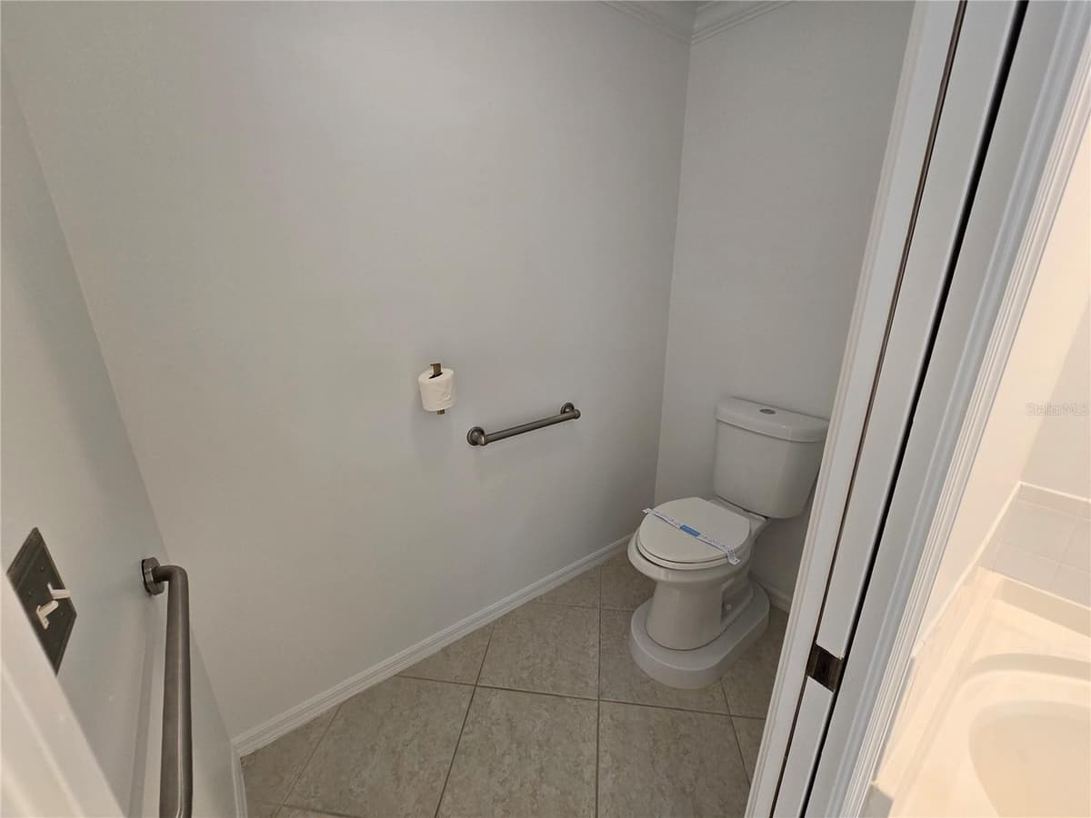 219 25TH PLACE — photo 11 of 28